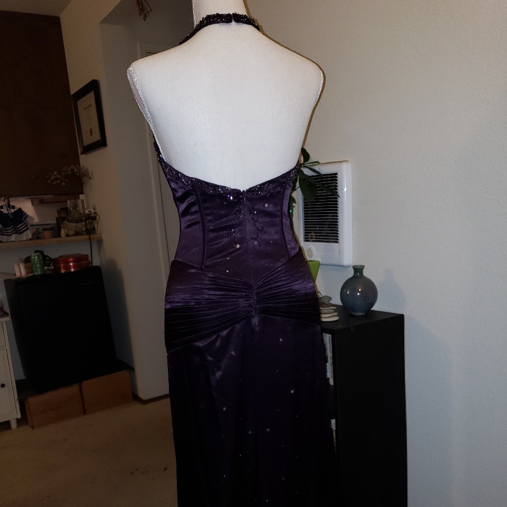 Dress - Picture 3 of 4